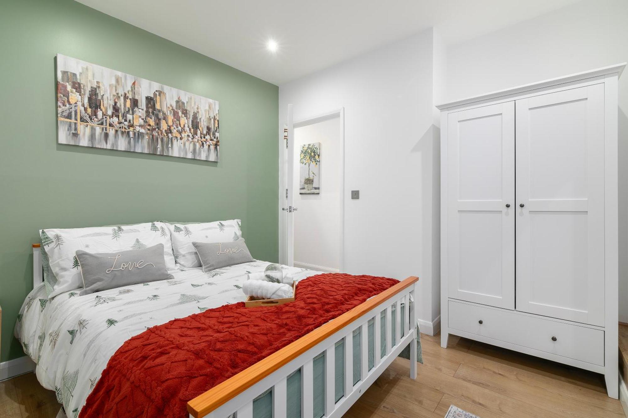 Deluxe 1 Bed Apartment London